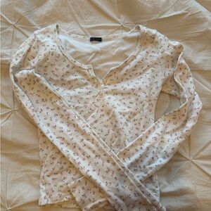 Brandy Melville White Floral Long Sleeve Top